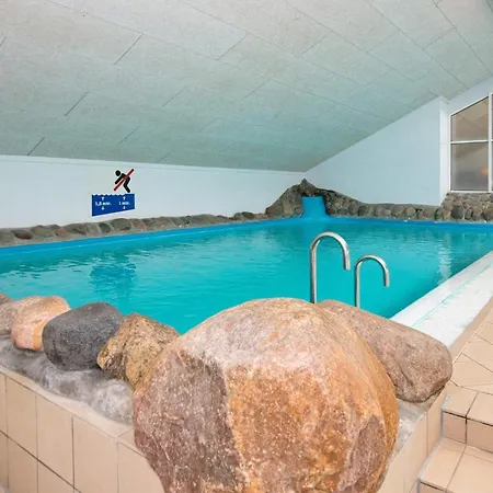 Holiday home Xcix *
